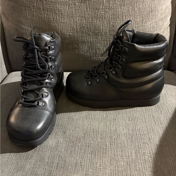Black Hiking Boots from Roots - NWOT - Picture 2 of 7